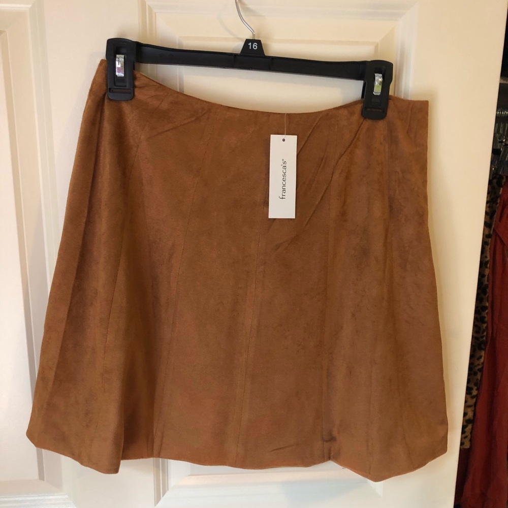 NWT! Button-front suede skirt - Picture 3 of 4